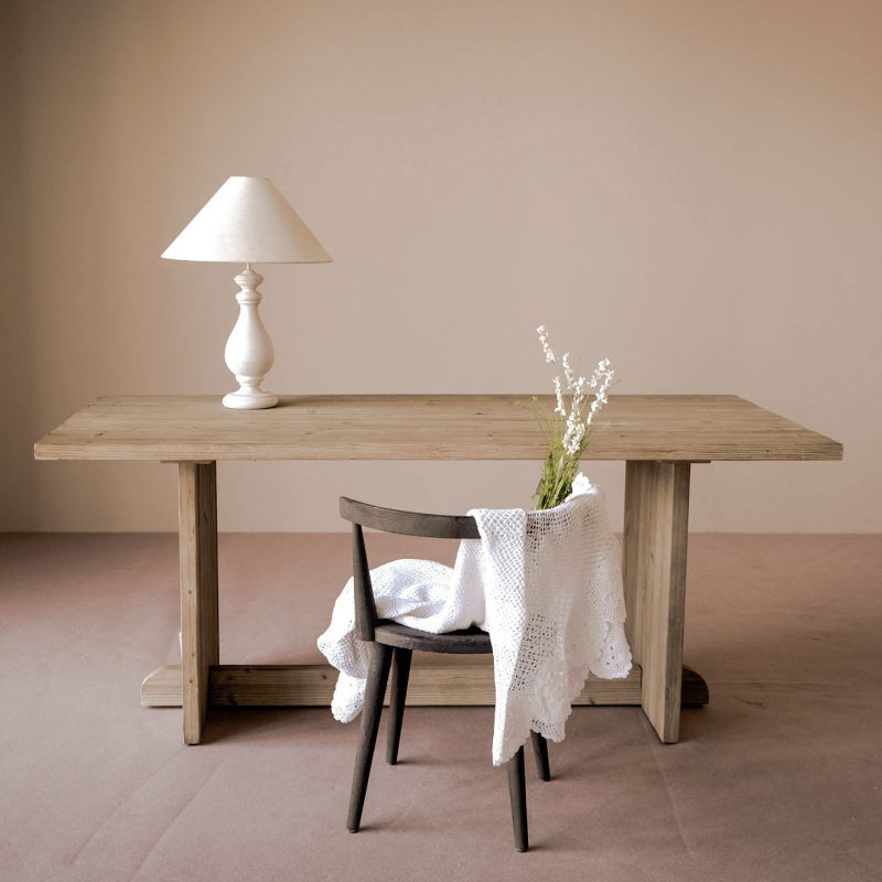 Camelly 180 Table